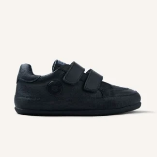 Colegial barefoot clifford-Gioseppo